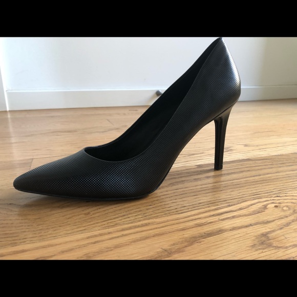 charles david black pump 8 - Picture 2 of 5
